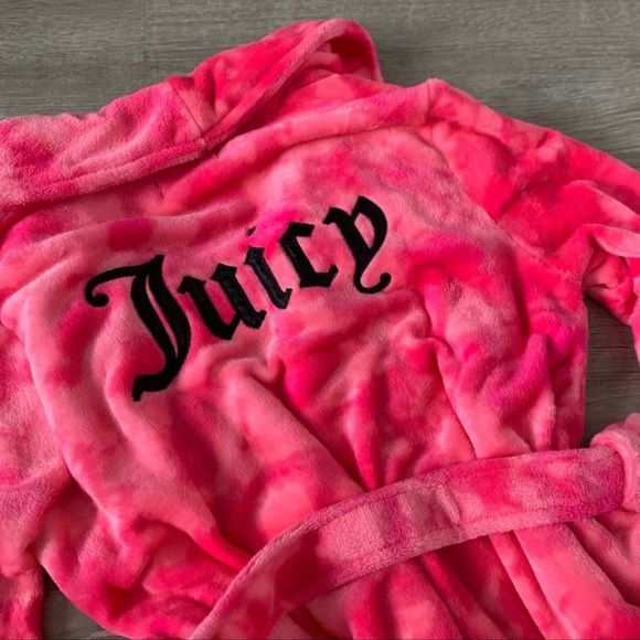 Juicy Couture Hot Pink Tie-Dye Fleece Robe - Picture 8 of 8